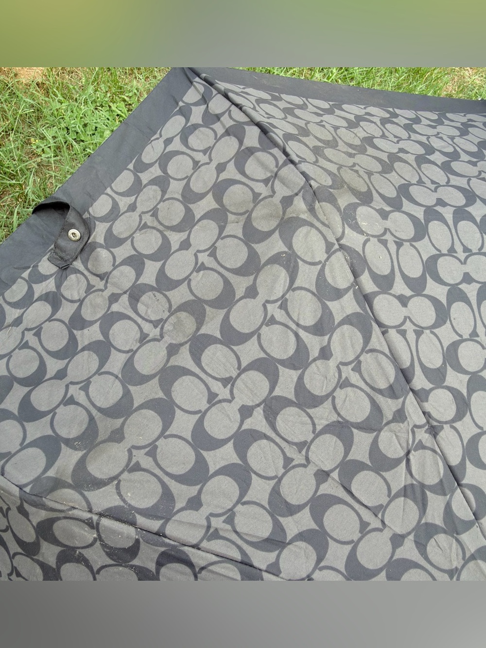 Coach Mini Signature Umbrella Graphite - Picture 11 of 16